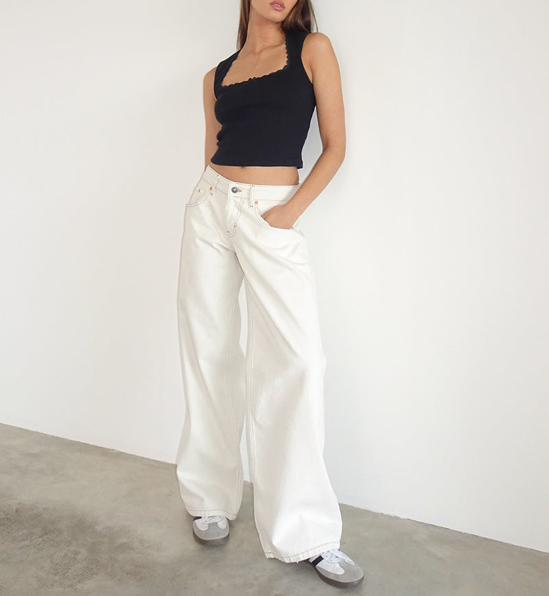 Women’s Low-Rise Vintage Wide Leg Jeans