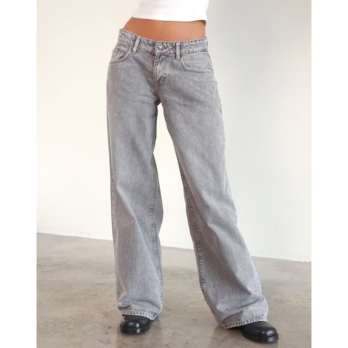 Women’s Low-Rise Vintage Wide Leg Jeans