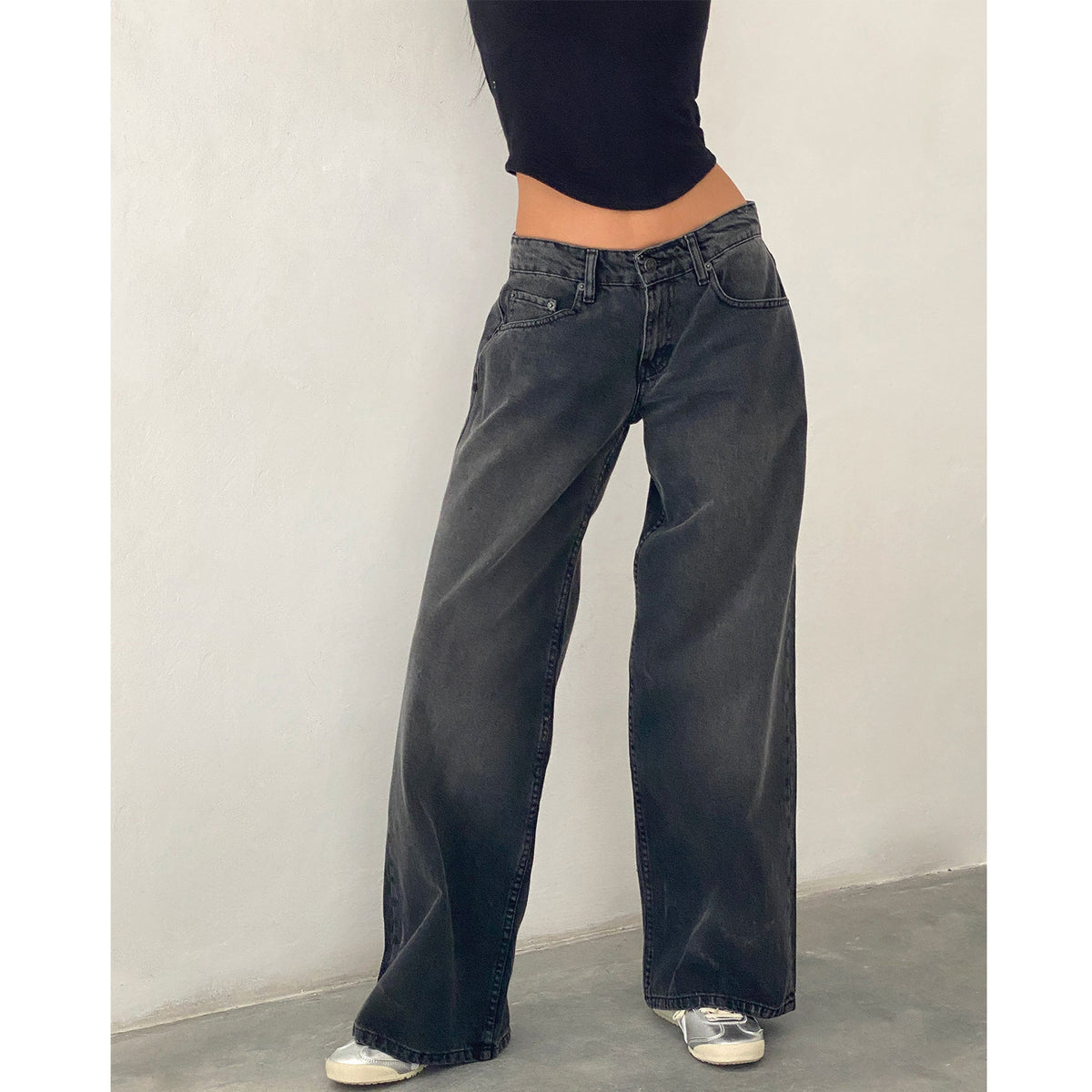 Women’s Low-Rise Vintage Wide Leg Jeans